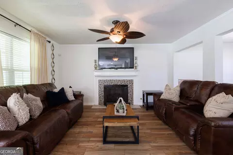 211 Thorne Wood Ln, Hampton, GA 30228 photo 10