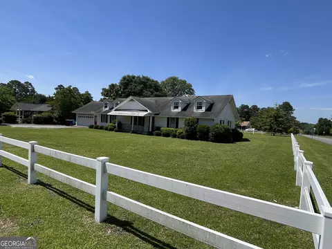 304 Cloverdale Dr, Dublin, GA 31021