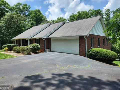 281 Hardwood Dr, Mount Airy, GA 30563