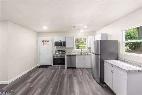 725 Oak Ave, Pinehurst, GA 31070 photo 3