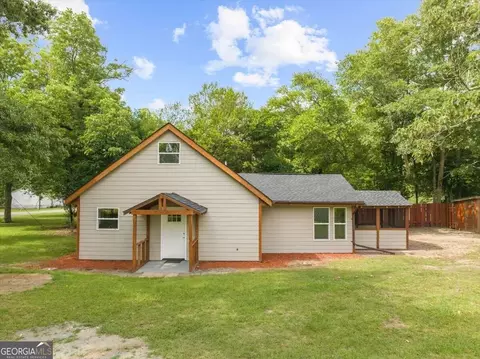 725 Oak Ave, Pinehurst, GA 31070