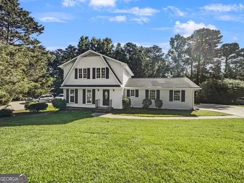 3188 Village Glen Dr, Snellville, GA 30039