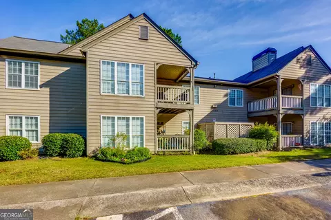1002 Mill Pond Dr, Smyrna, GA 30082