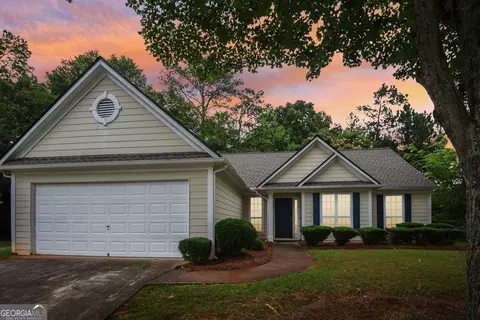 859 Springchase Dr, Austell, GA 30168
