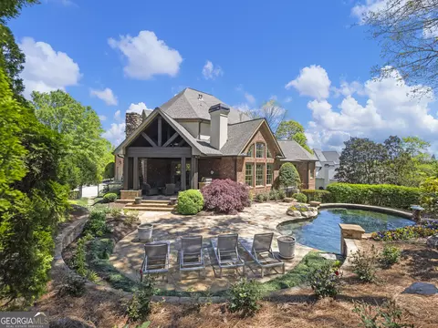 2334 Weeping Oak Dr, Braselton, GA 30517