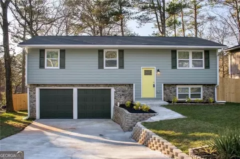 2147 Cherokee Valley Cir, Lithonia, GA 30058