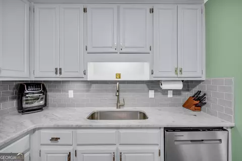 Kitchen - 484 Foote Mcclellan Rd, Colbert, GA 30628 photo 4 of 4
