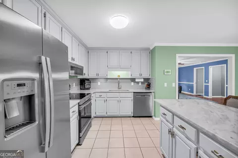 Kitchen - 484 Foote Mcclellan Rd, Colbert, GA 30628 photo 2 of 4