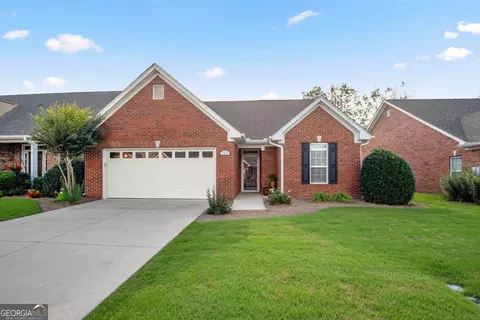 122 Regency Row SW, Calhoun, GA 30701
