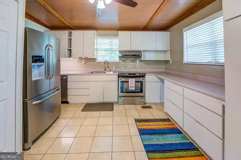Kitchen - 462 Haley Rd, Jackson, GA 30233 photo 1 of 3