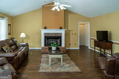 160 Wellington Dr, Lagrange, GA 30241 photo 9