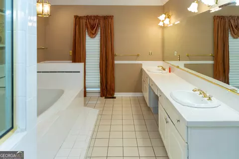 160 Wellington Dr, Lagrange, GA 30241 photo 11