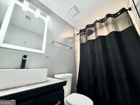 Bath - 407 Camelot Dr, Lagrange, GA 30241 photo 11 of 16