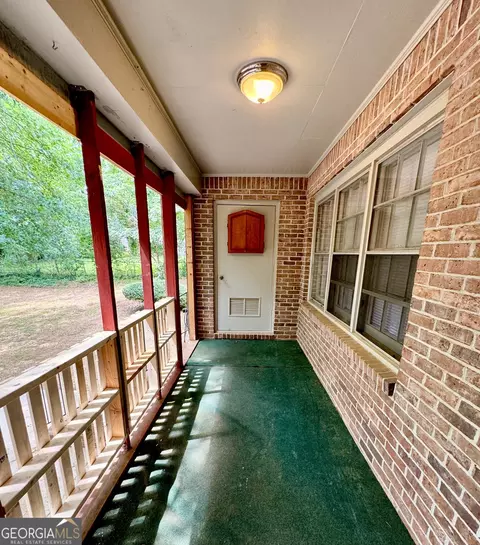 Exterior - 407 Camelot Dr, Lagrange, GA 30241 photo 4 of 14