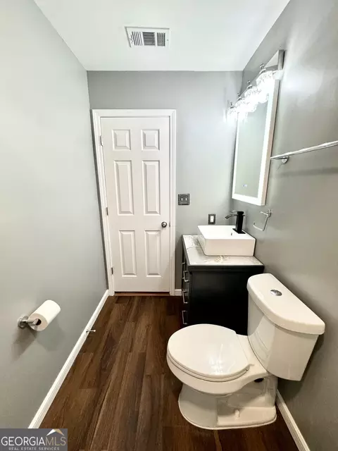 Bath - 407 Camelot Dr, Lagrange, GA 30241 photo 15 of 16