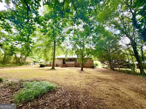 Exterior - 407 Camelot Dr, Lagrange, GA 30241 photo 11 of 14