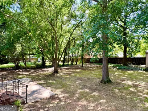Exterior - 407 Camelot Dr, Lagrange, GA 30241 photo 14 of 14