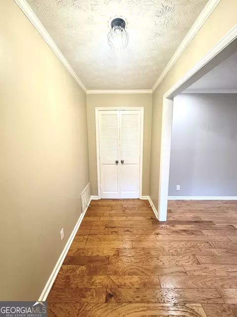 Entry Way - 407 Camelot Dr, Lagrange, GA 30241 photo 1 of 3