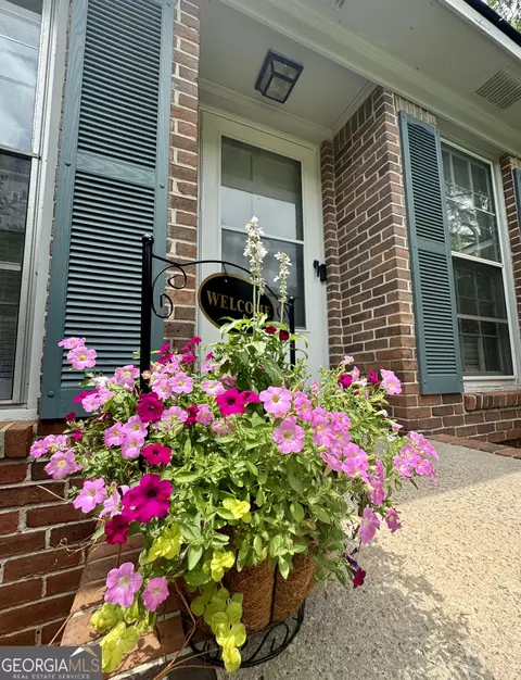 Exterior - 407 Camelot Dr, Lagrange, GA 30241 photo 3 of 14