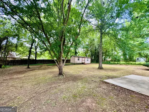 Exterior - 407 Camelot Dr, Lagrange, GA 30241 photo 8 of 14