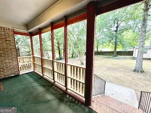 Exterior - 407 Camelot Dr, Lagrange, GA 30241 photo 6 of 14