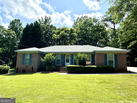 407 Camelot Dr, Lagrange, GA 30241