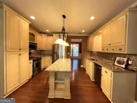 Kitchen - 134 Deer Pointe Run, Lagrange, GA 30240 photo 1 of 3