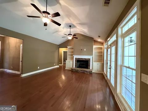 Living - 134 Deer Pointe Run, Lagrange, GA 30240 photo 2 of 4