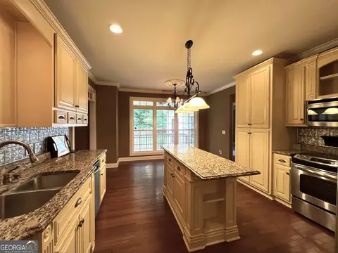 Kitchen - 134 Deer Pointe Run, Lagrange, GA 30240 photo 3 of 3