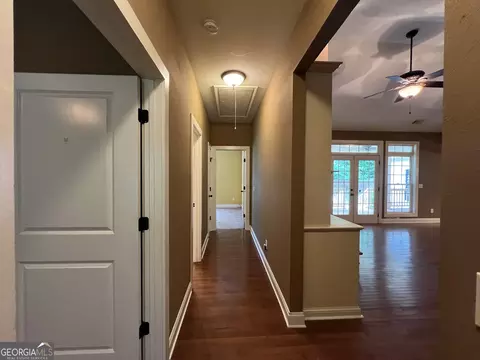 Entry Way - 134 Deer Pointe Run, Lagrange, GA 30240 photo 2 of 5