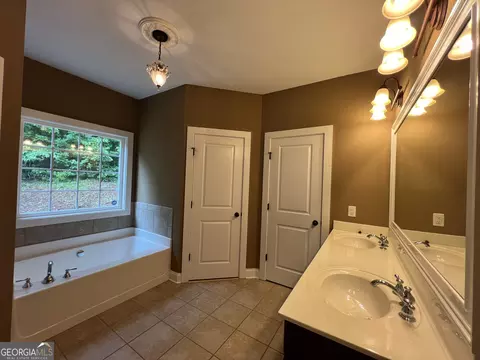 Bath - 134 Deer Pointe Run, Lagrange, GA 30240 photo 1 of 5