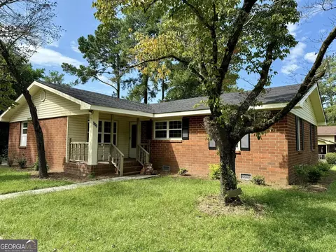 724 Victoria Cir, Dublin, GA 31021