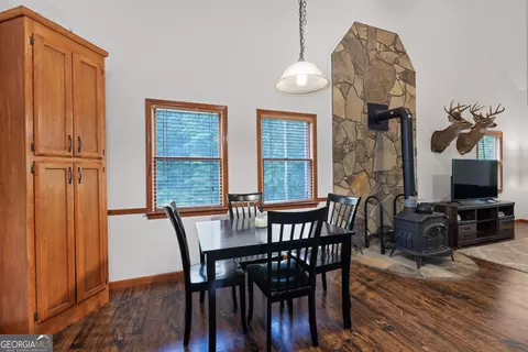Dining - 1406 Tipperary Ct, Monroe, GA 30656 photo 2 of 3
