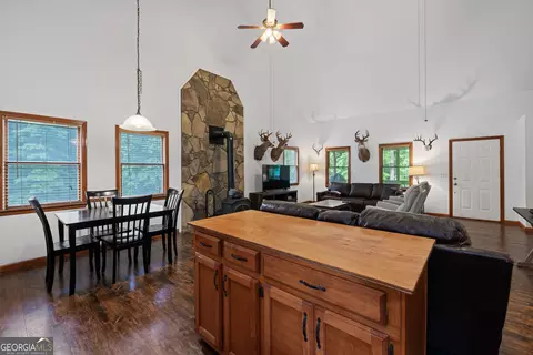 Dining - 1406 Tipperary Ct, Monroe, GA 30656 photo 1 of 3