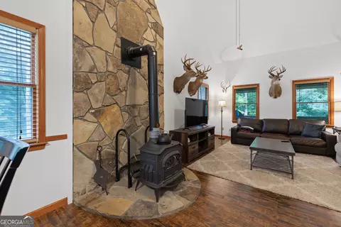 Living - 1406 Tipperary Ct, Monroe, GA 30656 photo 3 of 3