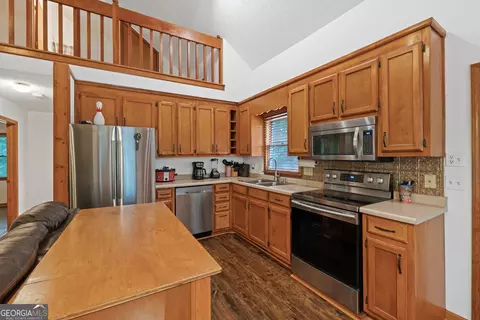 Kitchen - 1406 Tipperary Ct, Monroe, GA 30656 photo 2 of 2