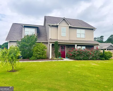 212 Gilmore Cir, Calhoun, GA 30701