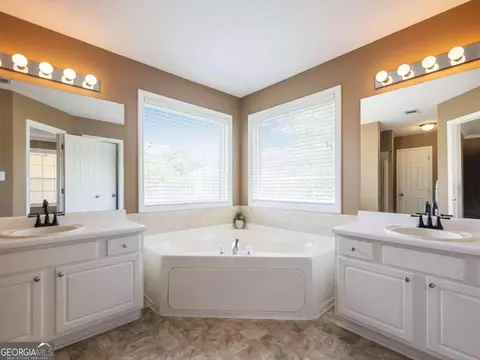 1005 Brynn Dr, Winder, GA 30680 photo 17