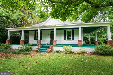 385 Chipley St, Pine Mountain, GA 31822