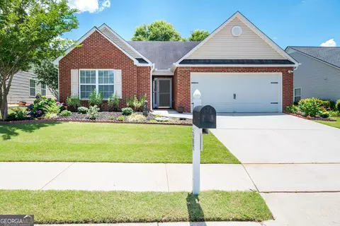 709 Village Ln, Loganville, GA 30052