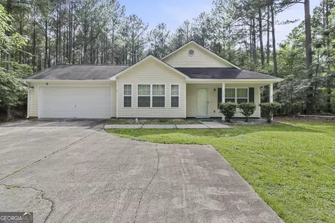 535 Pinewood Dr, Gay, GA 30218