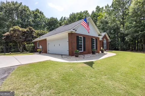 56 Eagles Pointe Loop, Midland, GA 31820 photo 2