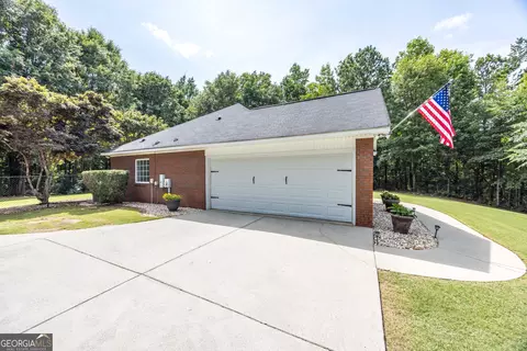 56 Eagles Pointe Loop, Midland, GA 31820 photo 3