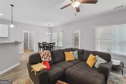 251 Edgemont Ct, Lagrange, GA 30240 photo 9