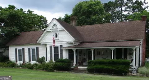 308 S Main St, Adairsville, GA 30103