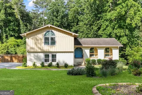463 James St SW, Lilburn, GA 30047