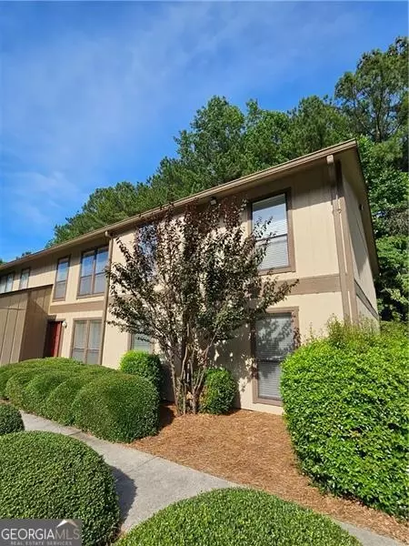 608 Woodcliff Dr, Atlanta, GA 30350