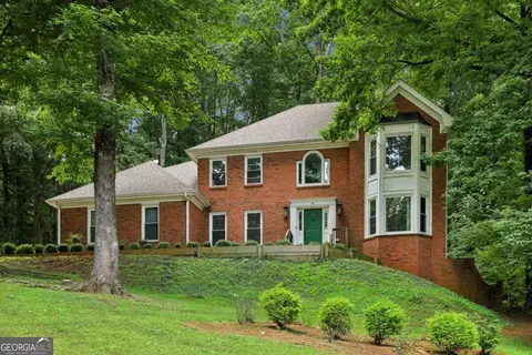 180 Hembree Circle Dr, Roswell, GA 30076