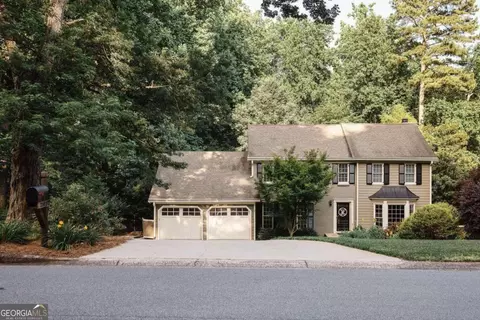 2562 Chimney Springs Dr, Marietta, GA 30062