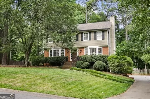 173 Knollwood Dr NW, Marietta, GA 30064